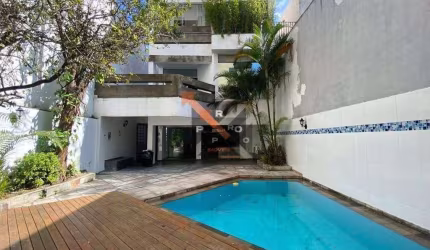 Casa c/ 7 quartos sendo 2 suítes , 3 vagas, Piscina e Churrasqueira  no bairro Parque da Mooca