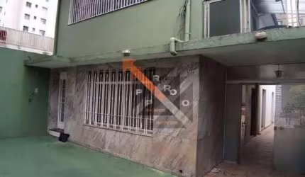 Excelente TERRENO COM CASA COMERCIAL Mooca com  756 metros de terreno SENDO 18,90 FRENTE X 40,00 FUNDOS-50 VAGAS-LOCALIZAÇÃO PRIVILEGIADA