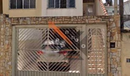 Sobrado reformado com 130m², 3 dorms com 1 Suíte, Sala de Estar, Sala de Jantar, Cozinha, Área de Serviços, 3 Banheiros, 3 vagas