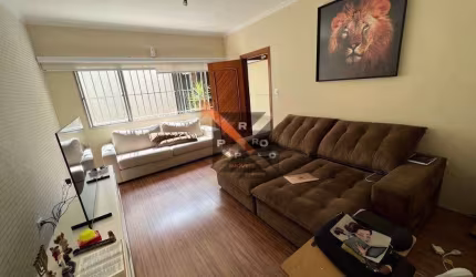 Casa super confortável e bem localizada-piscina-churrasqueira-2 Quartos e um quarto com teto baixo que pode ser um escritório 2 banheiros-2 vagas