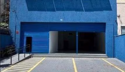 SALÃO - GALPÃO - COMERCIAL - VÃO LIVRE - PÉ DIREITO 3,90M² - VESTIÁRIO PCD - RAMPA ACESSIBILIDADE - REFEITÓRIO - ELEVADOR DE CARGA - 2 VAGAS