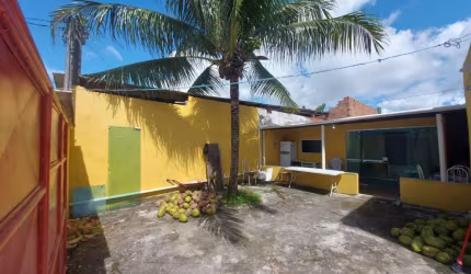 Casa 4/4 Com Área em Monte Gordo