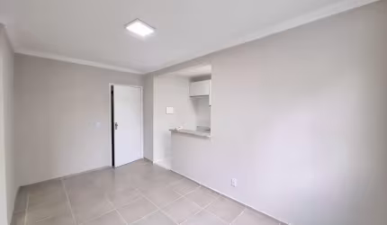 Apto 2/4 Reformado em Lauro de Freitas
