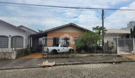 Terreno com viabilidade para 8 pavimentos no Jardim Atlântico