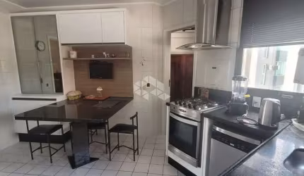Apartamento no Centro de Florianópolis com três dormitórios.