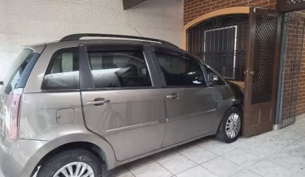 Linda casa térrea, com Edicula e churrasqueira!