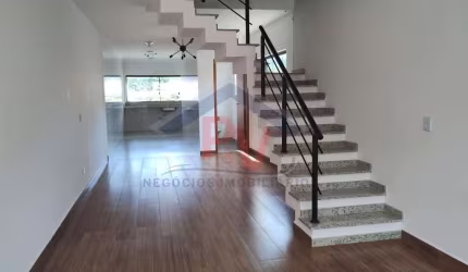 Casa 3 dormitórios para Locação em Atibaia, Jardim Paulista, 3 dormitórios, 1 suíte, 3 banheiros, 2 vagas