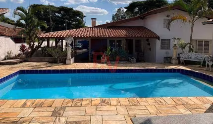 Casa 3 dormitórios para Locação em Atibaia, Loteamento Jardim Morumbi, 3 dormitórios, 3 suítes, 3 banheiros, 3 vagas