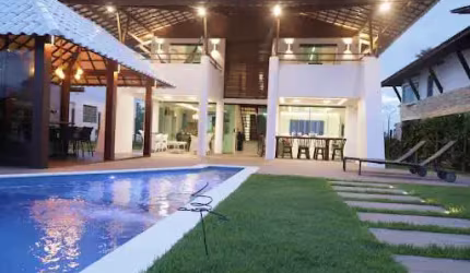 VENDE-SE CASA DE 300m² EM CONDOMÍNIO À BEIRA-MAR DA PRAIA DE MURO ALTO/PE - 5 SUÍTES (2 COM VARANDAS EXCLUSIVAS)