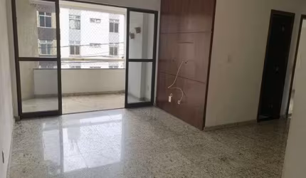 Apartamento no Costa Azul com 3|4, 01G e 77M²