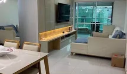 Apartamento em Armação com 3|4, 02G e 95M²