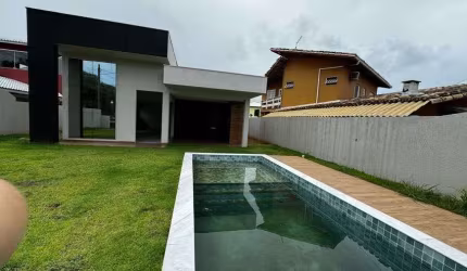 Casa em Barra de Jacuípe com 4|4, 03G e 200M² | Terreno 420M²