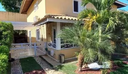 Casa em Lauro de Freitas com 3|4, 03G e 160M²