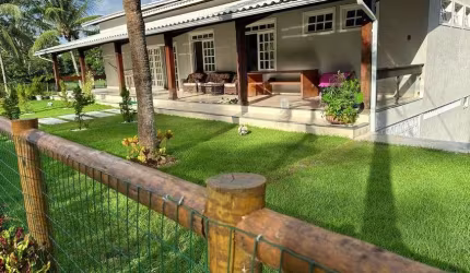 Casa em Lauro de Freitas com 4|4, 06G e 460M² e 3000M² de Terreno