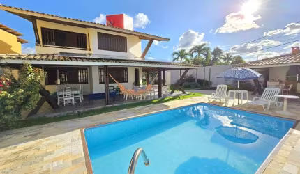Casa Sobrado em Itapuã com 4|4, 06G e 400M² | Terreno 600M²