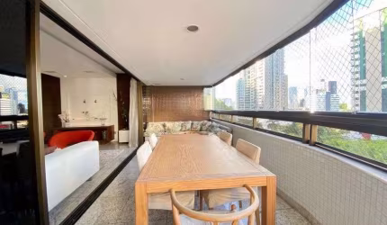 Apartamento no Aquarius com 4|4, 02G e 181M²
