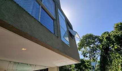 Casa em Alphaville Litoral Norte I com 4|4, 04G e 510M² | Terreno 760M² (P. Fechada)