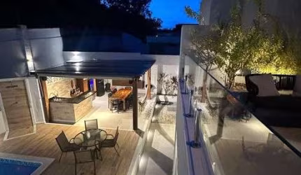 Casa Alto Padrão em Alphaville com 4|4, 02G e 272M²