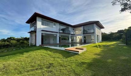 Casa Alto Padrão em Praia do Forte 5|4, 06G e 380M²