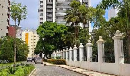 Apartamento na Graça com 4|4, 04G e 340M²