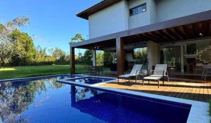 Casa em Praia do Forte com 6|4, 06G e 420M² | Terreno 800M²