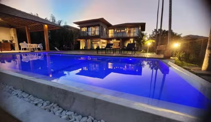 Casa em Praia do Forte com 6|4, 06G e 480M² | Terreno 800M²