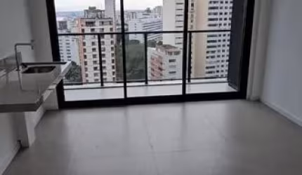 Studio em excelente localização no Caminho das Arvóres