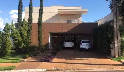 Casa Condomínio