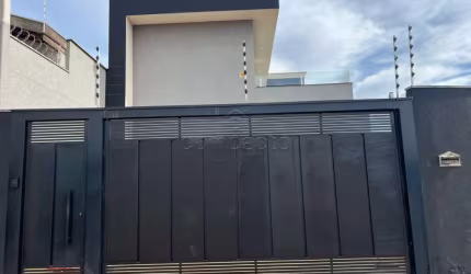 Sobrado com 3 quartos no Residencial Ary Attab