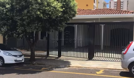 Casa Comercial Reformada com 400M² - Localização privilegiada.