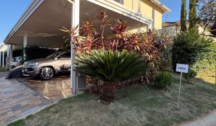 LINDO SOBRADO NO CONDOMINIO EVIDENCE - 3 QUARTOS SENDO UMA SUÍTE TODOS COM PISO LAMINADO EUCATEX - RICOS EM ARMÁRIOS E VENTILADORES E 2 QUARTOS COM AR CONDICIONADO - MOVEIS PLANEJADOS DE QUALIDADE - C