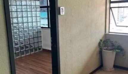 Aluga-se Sala Comercial em São Brás com 55m², 1 vaga de garagem - Ed. Belém Office