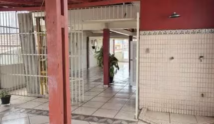 Casa em Rua - Travessa do Chaco