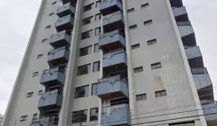 Apartamento no centro da cidade, localização excelente vale muito a pena conhecer. Prédio incrível.