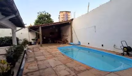 Casa em Vila Fechada na Travessa Chaco - Marco - SI