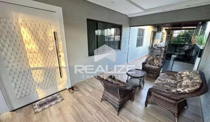 Sobrado à venda no Jardim Ipe com Sala Comercial