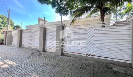 Casa à venda no Jardim Santa Rosa com piscina
