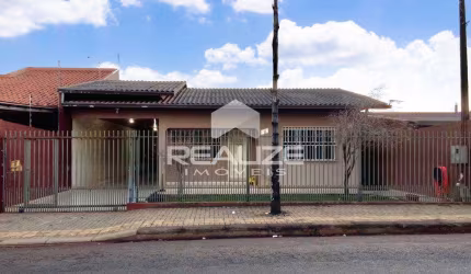Casa à venda no Jardim Ipê 2