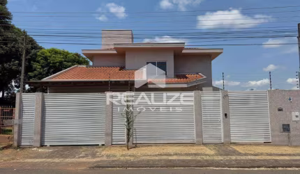 Sobrado à venda no Parque Presidente com Piscina