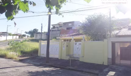 Casa com 3 dormitórios à venda, 220 m² por R$ 650.000,00 - Jardim Primavera - Bragança Paulista/SP