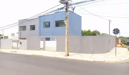 Sobra a venda 3 quartos sendo 1 Suíte com closetJardim Universitário - Cuiabá - MT