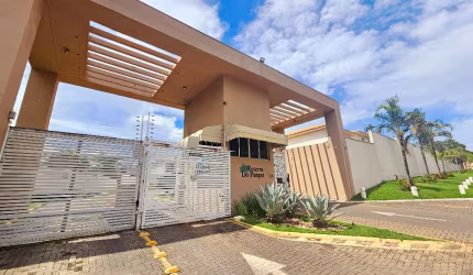 Sobrado para venda tem 214 metros quadrados com 3 quartos em Despraiado - Cuiabá - MT
