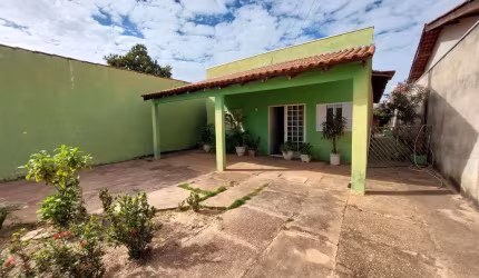 Casa no Bairro São Francisco, próximo a Av. Espigão Tijucal - 3 quartos - Cuiabá