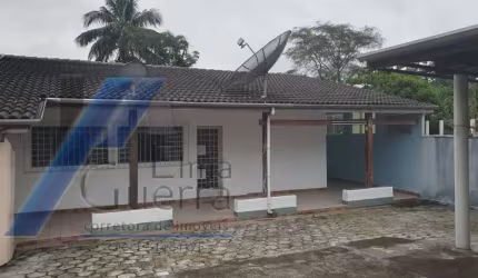 Perequê Açu, Ubatuba - Casa eicula com 1 dormitório e terreno de 283 m2.