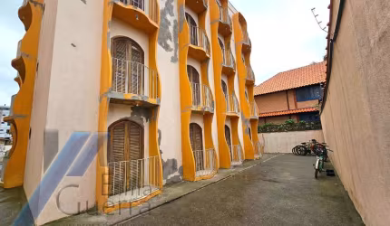Ubatuba, Centro - Apartamento com 02 dormitórios.