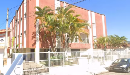 Ubatuba, Centro - Apartamento com 03 dormitorios a 200 metros do mar.