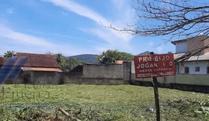 Ubatuba, Parque Vivamar - Terreno com 823,60 m2, aterrado.