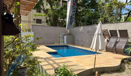 Ubatuba, Itaguá - Casa tipo Sobrado com ótima localização, 03 dormitorios sendo 01 suítes e área lazer