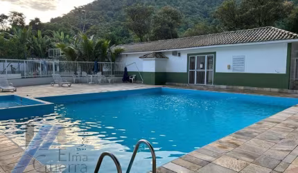 Ubatuba, Centro - Apartamento de 03 dormitorios sendo 01 suite e área de lazer.