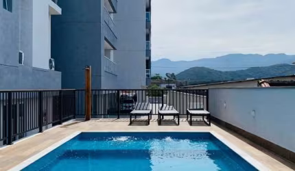 Ubatuba, centro, Apartamento com 02 dormitórios sendo 01 suíte com área de lazer.